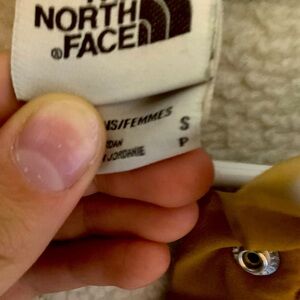 North face sweater/coat
